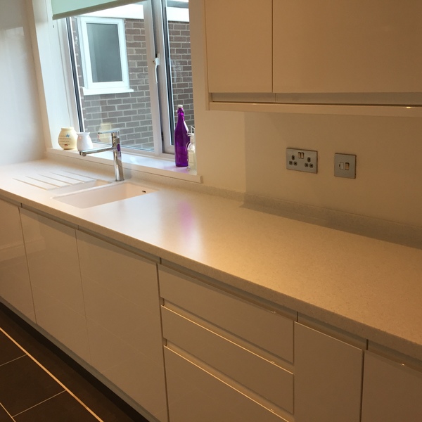 Lg%20hi-macs%20white%20quartz%20fitted%20for%20warren%20mccormack%2c%20morpeth%20%282%29